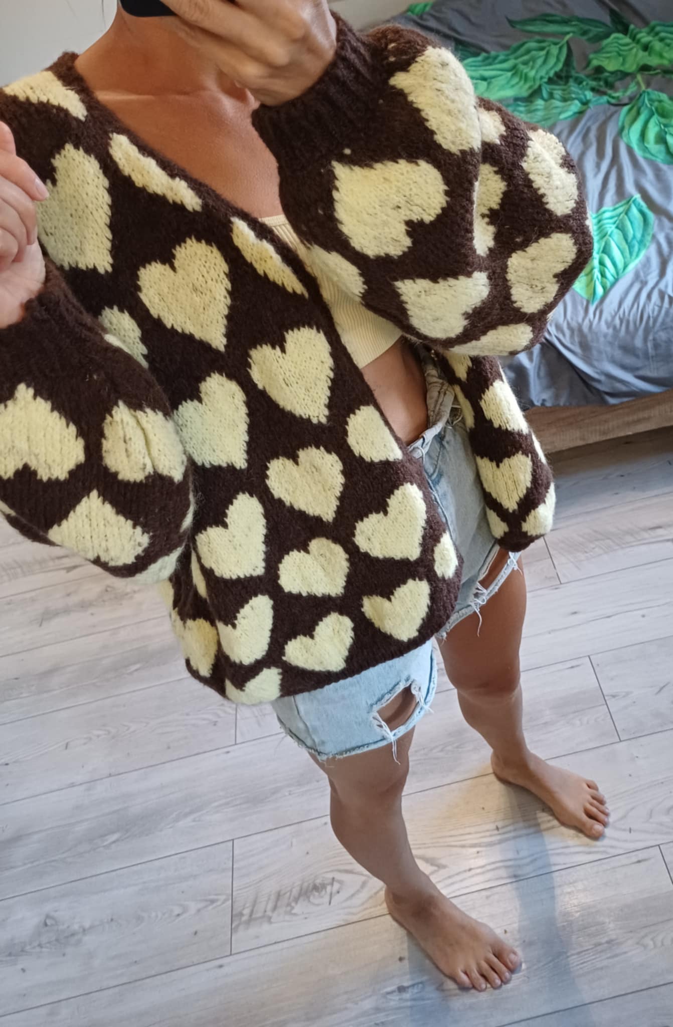 Mięciutki Sweterek w serduszka bez zapięcia