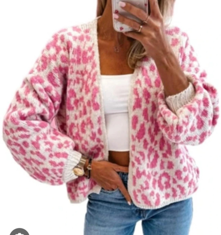 Krótki kardigan w cętki bez zapięcia