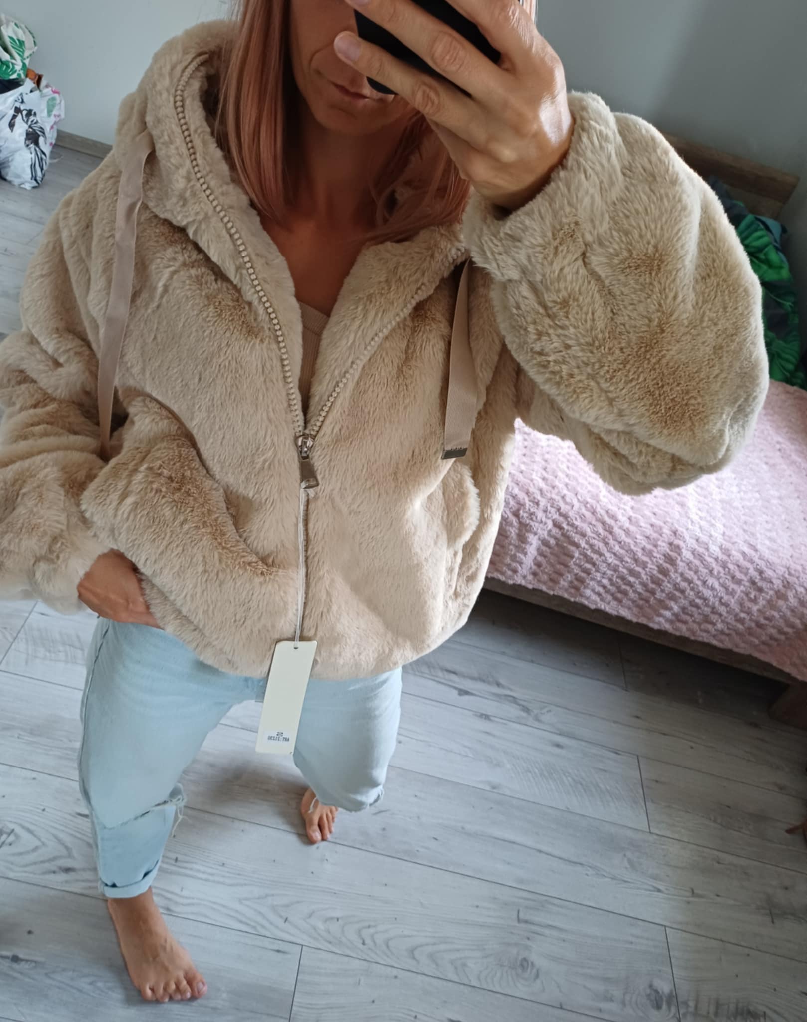 Futrzana krótka kurtka z kapturem - Image 6