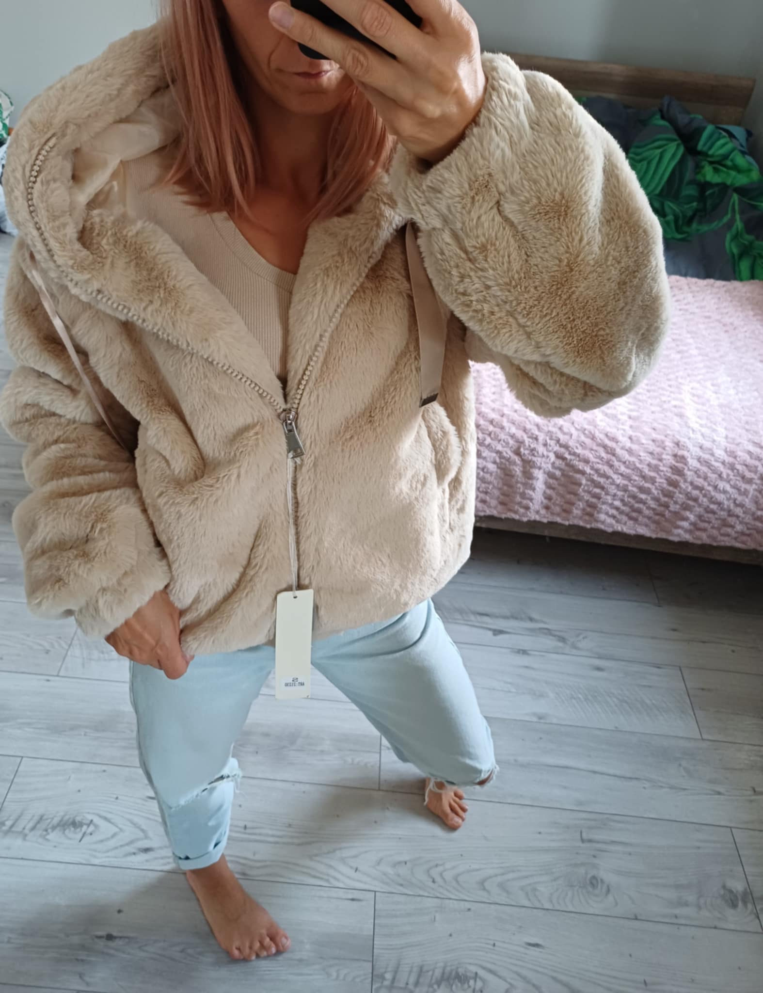 Futrzana krótka kurtka z kapturem - Image 4