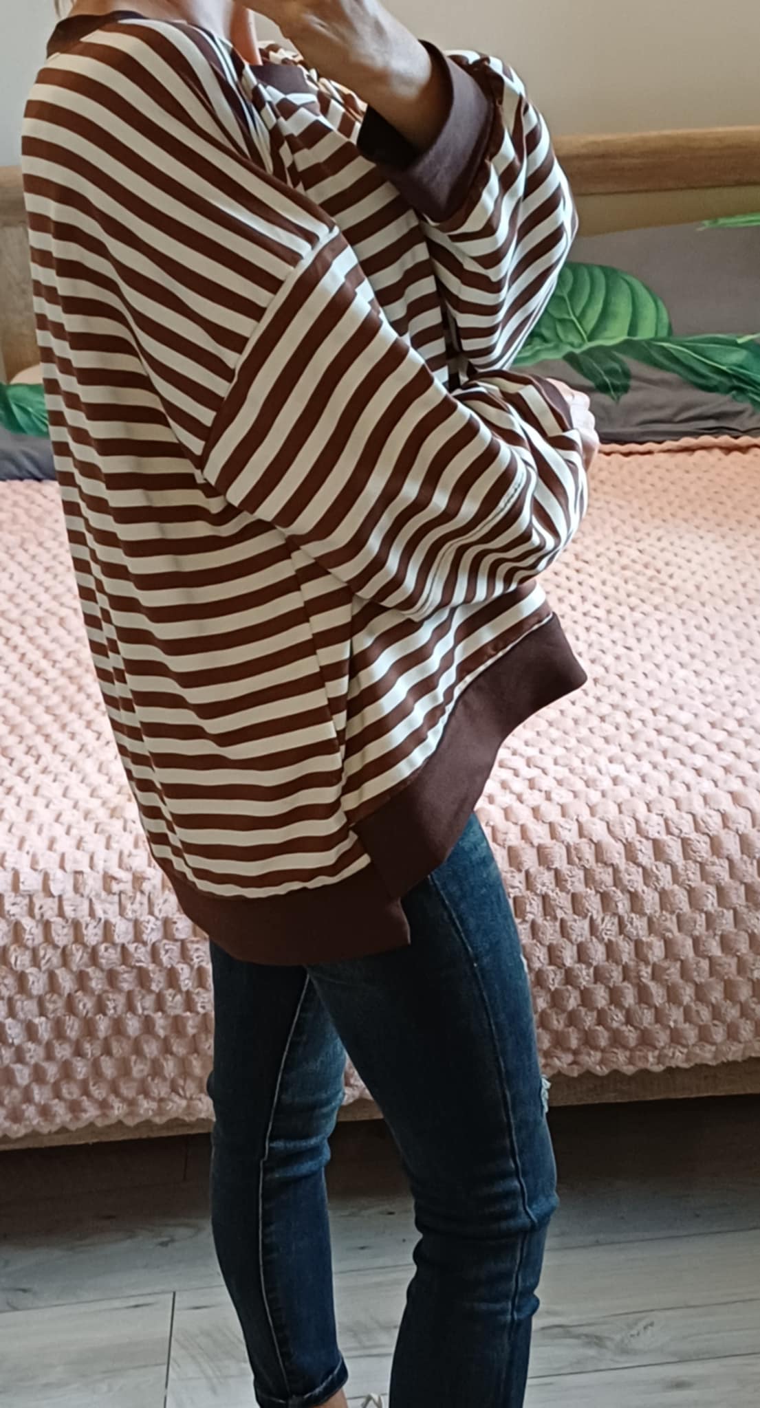 Bluzka oversize w paski z naszywką - Image 3