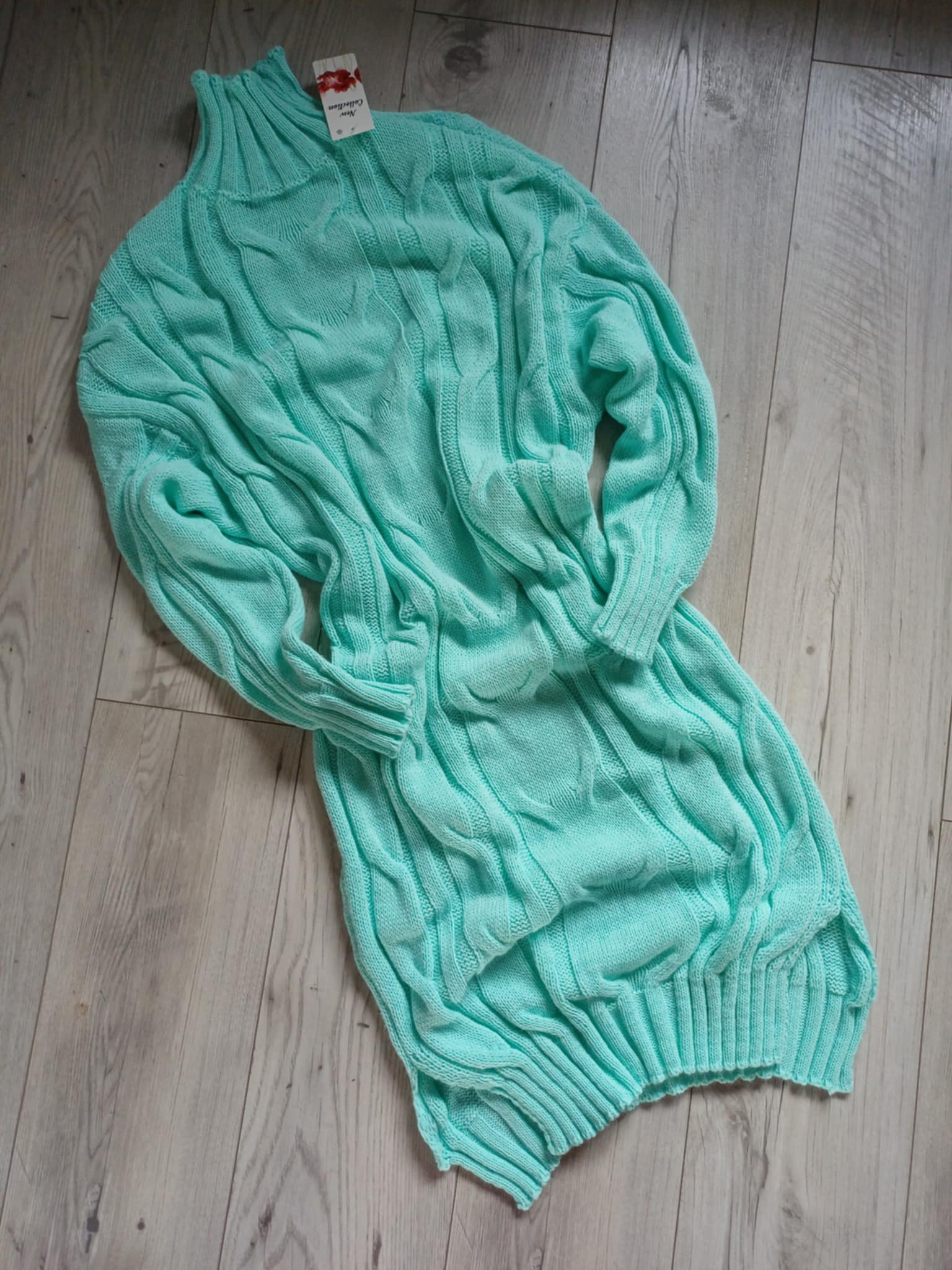 Długa sukienka / tunika z golfem