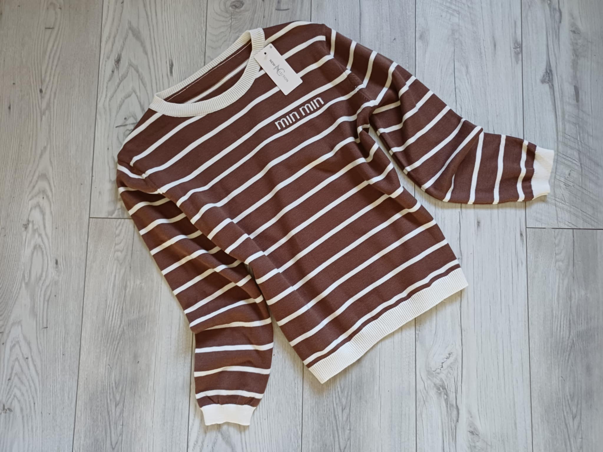 Milutki sweterek w paseczki Min Min - Image 2