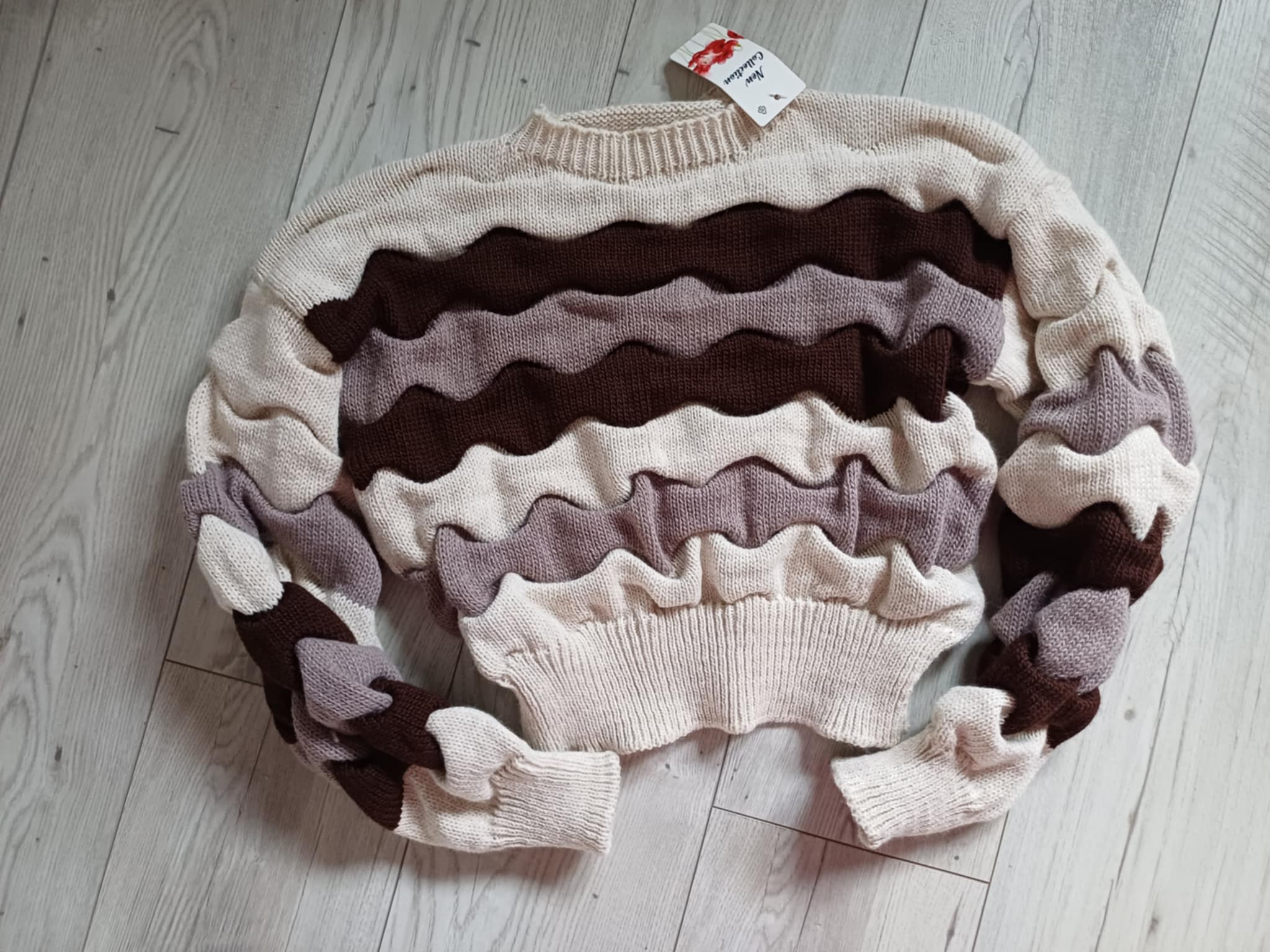 Marszczony akrylowy sweterek - Image 2