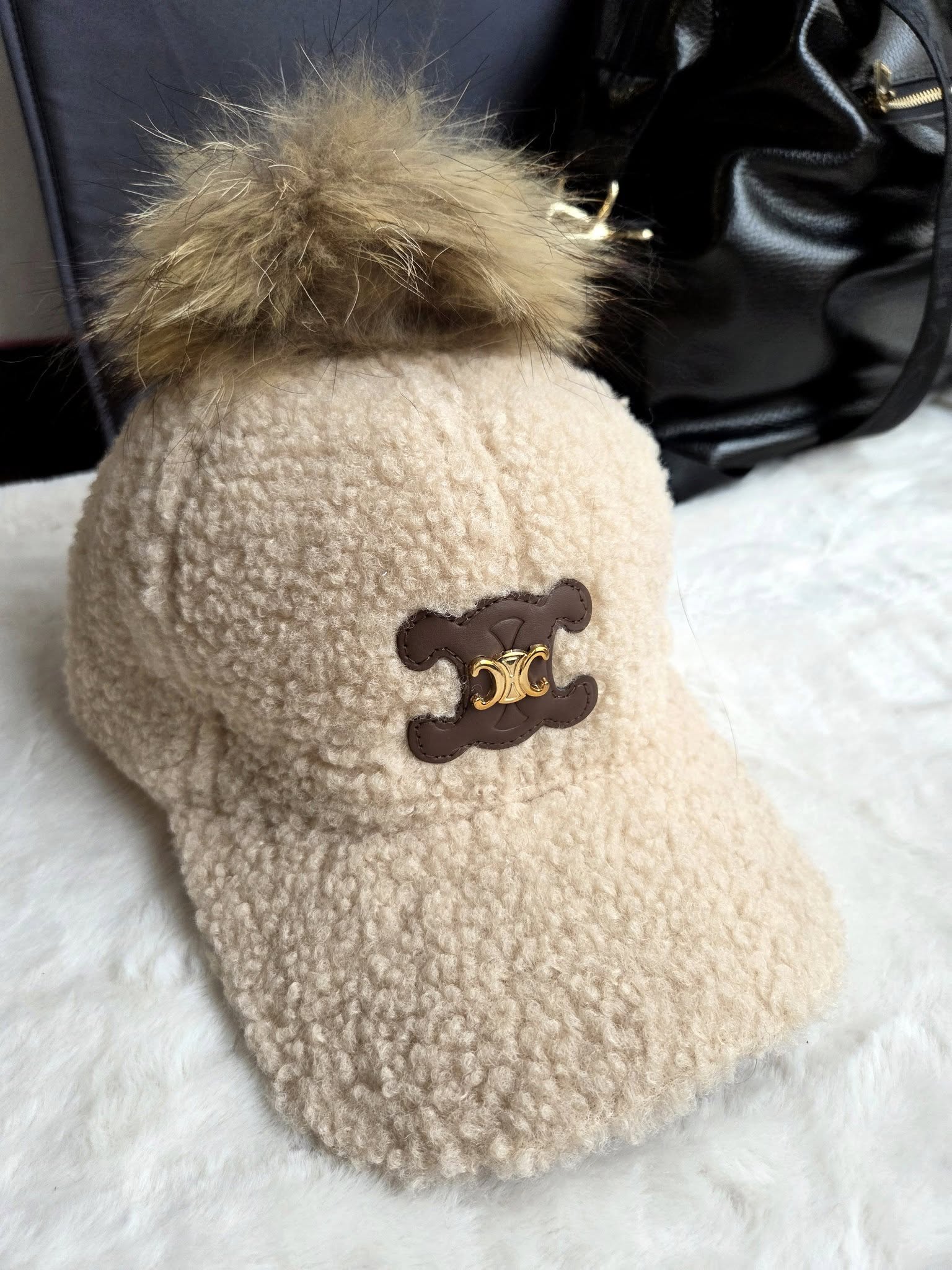 Stylowa czapka z daszkiem Teddy_baranek_Odpinany pompon - Image 3