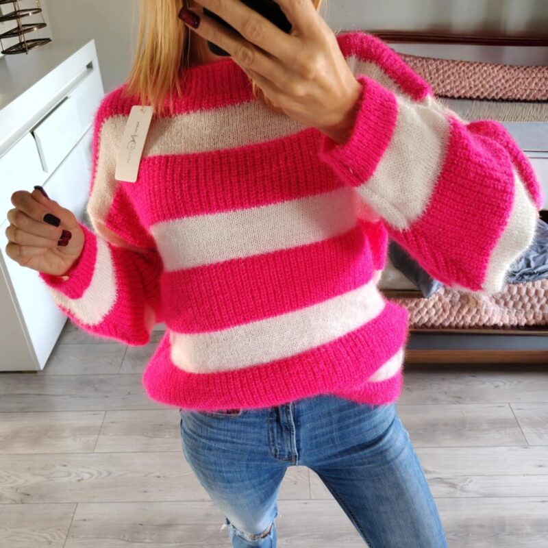 Akrylowy sweterek w paseczki