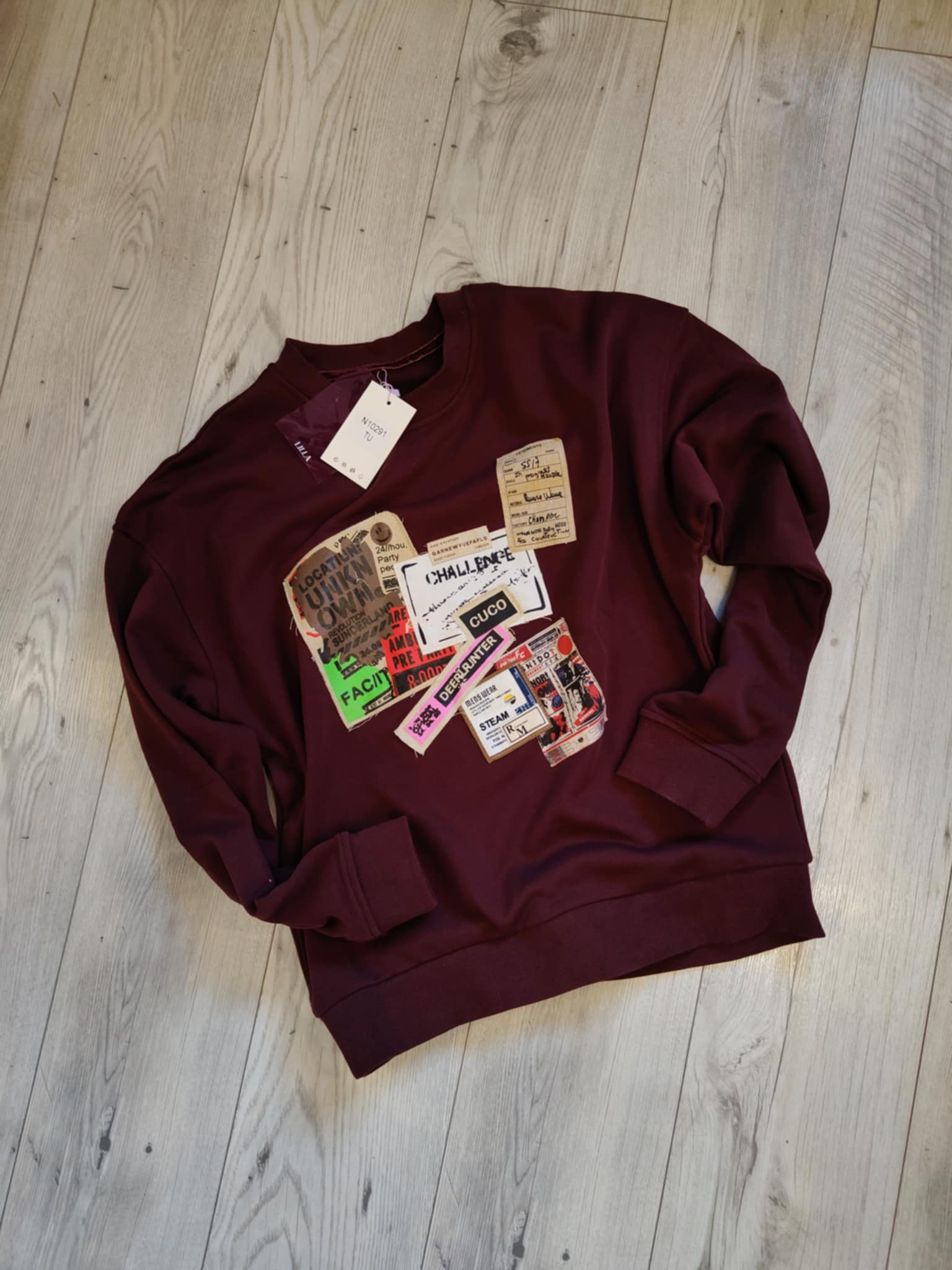 Stylowa bluza z naszywkami - Image 2