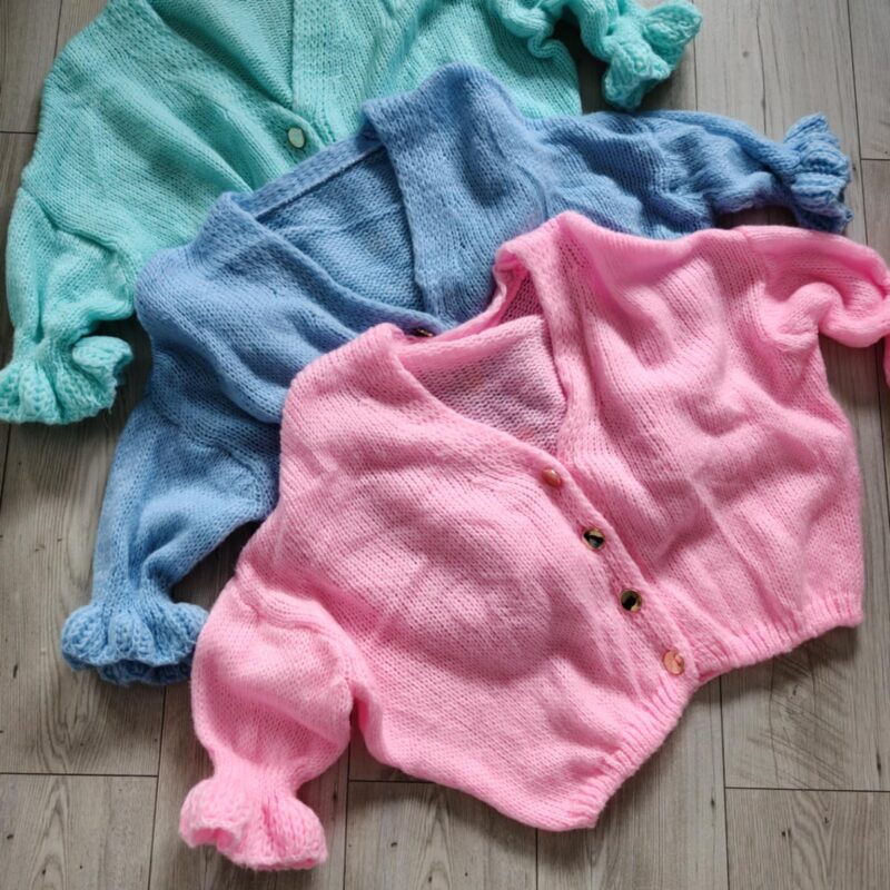 Wiosenny sweterek Leticia z falbanką