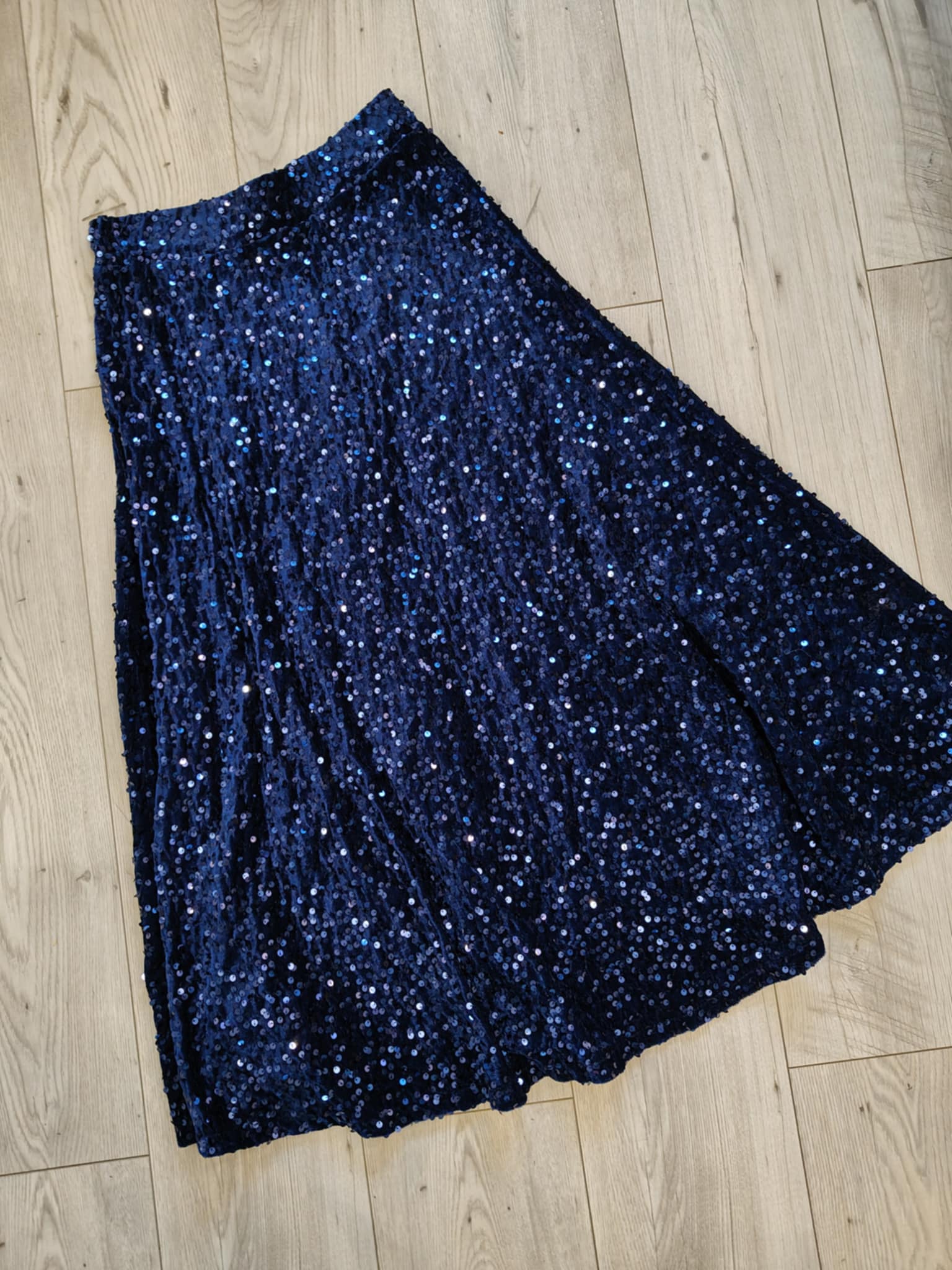 Piękna długa spódnica cekinowa - Image 3