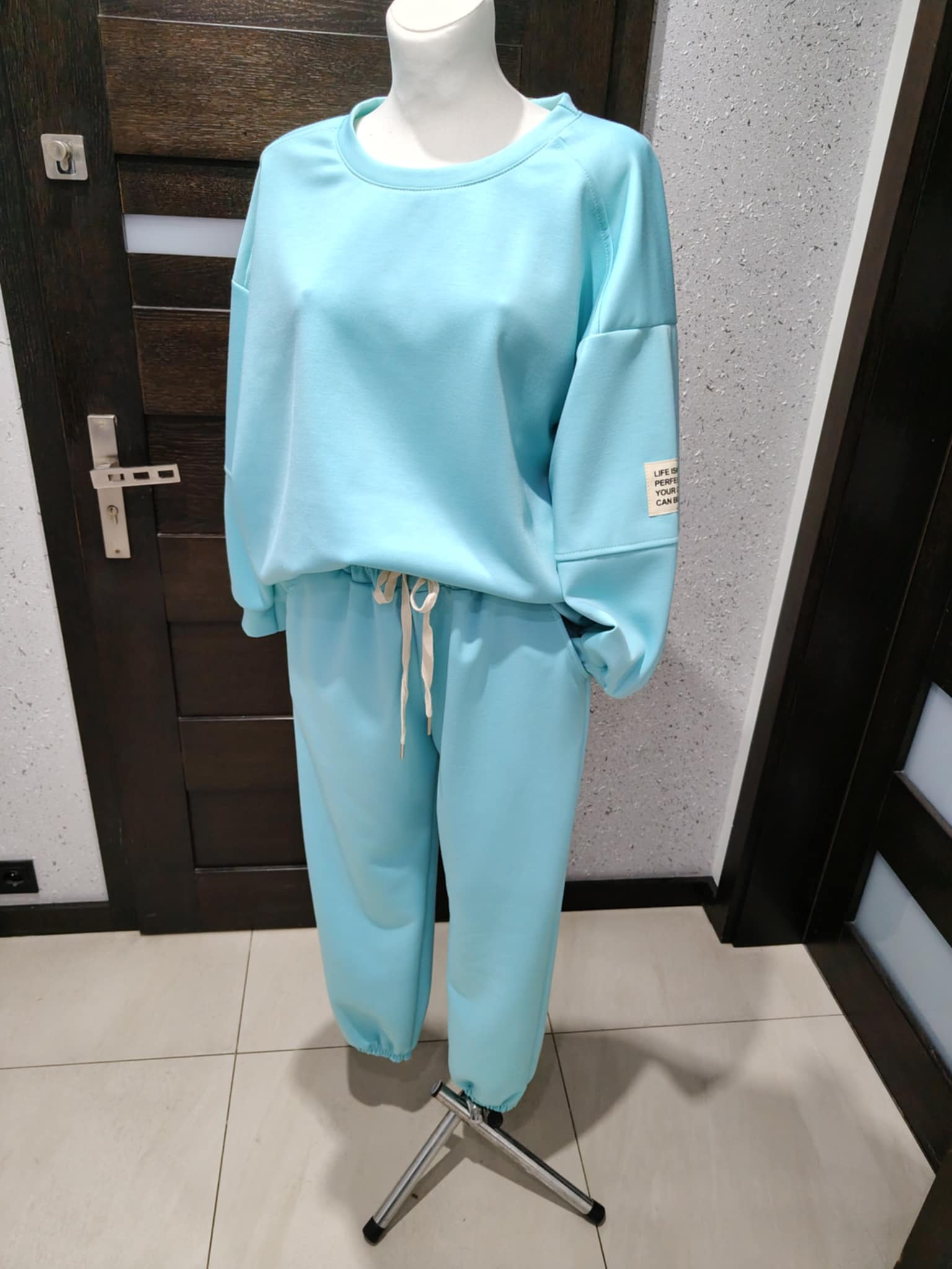 Wiosenny komplet dresowy z naszywką_masełko_ - Image 3