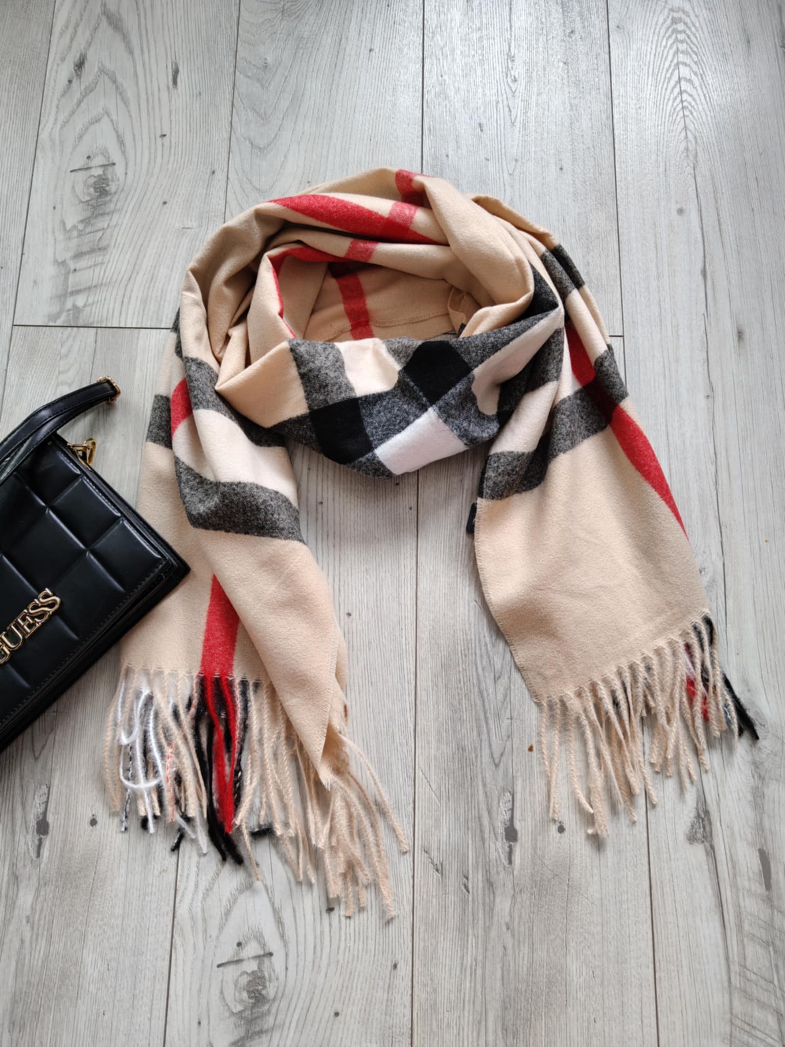 Piękny wiosenny szal z frędzlami _bawełna_