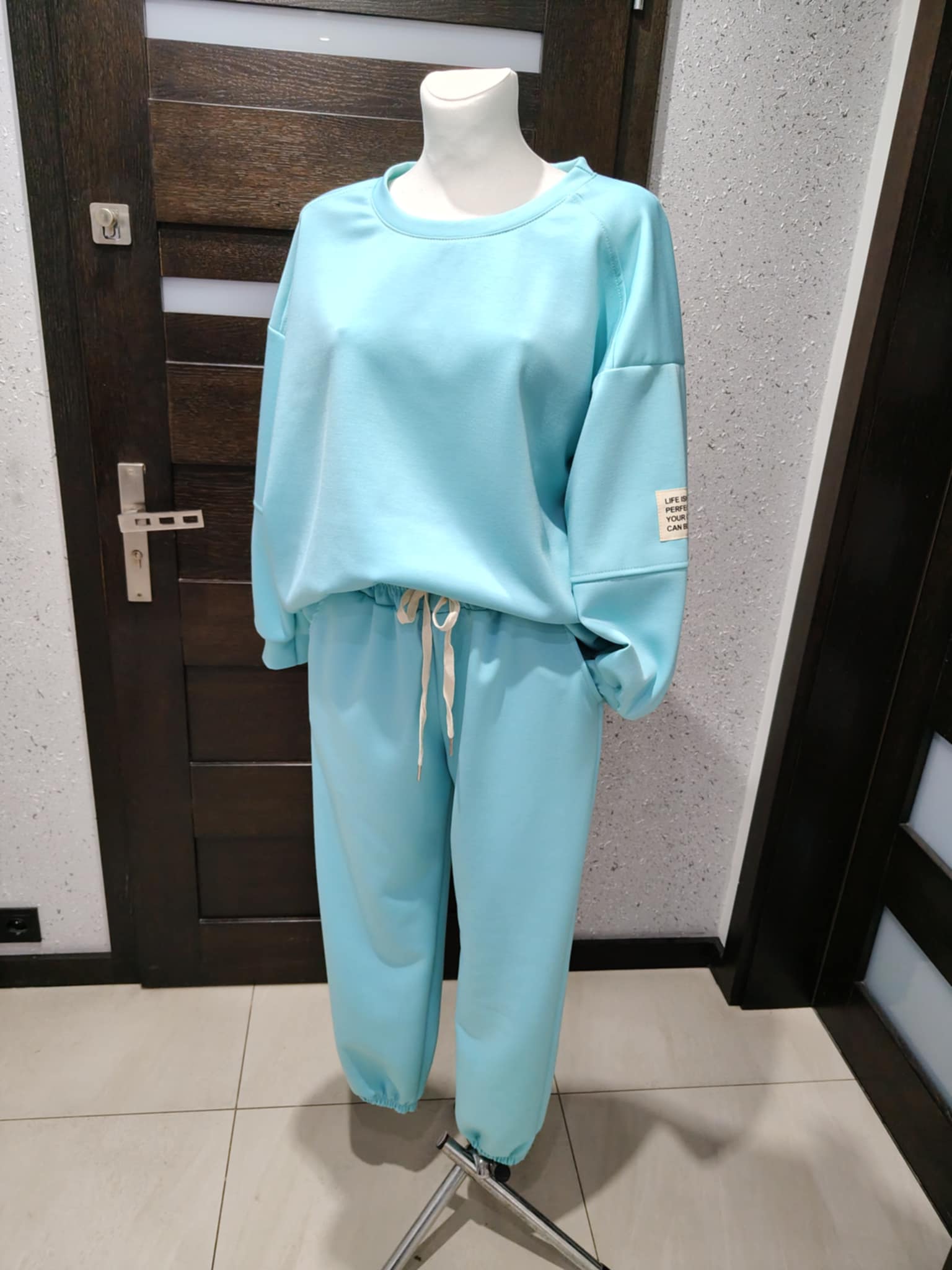 Wiosenny komplet dresowy z naszywką_masełko_ - Image 2